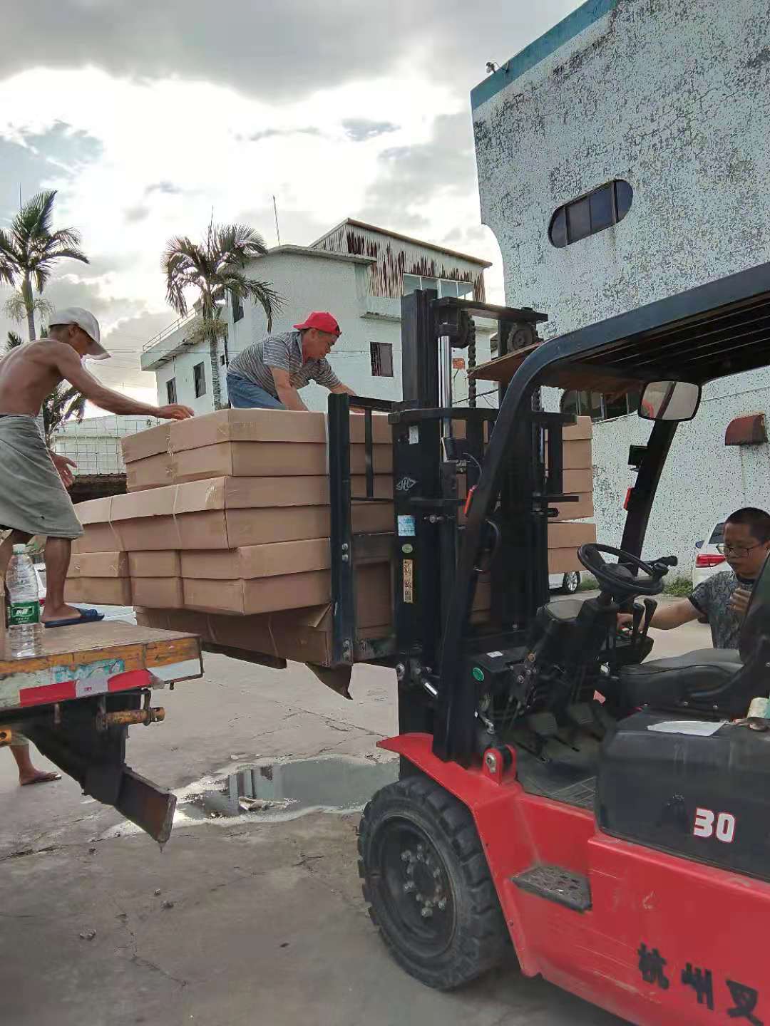 找鐵床批發(fā)，不如找廠家