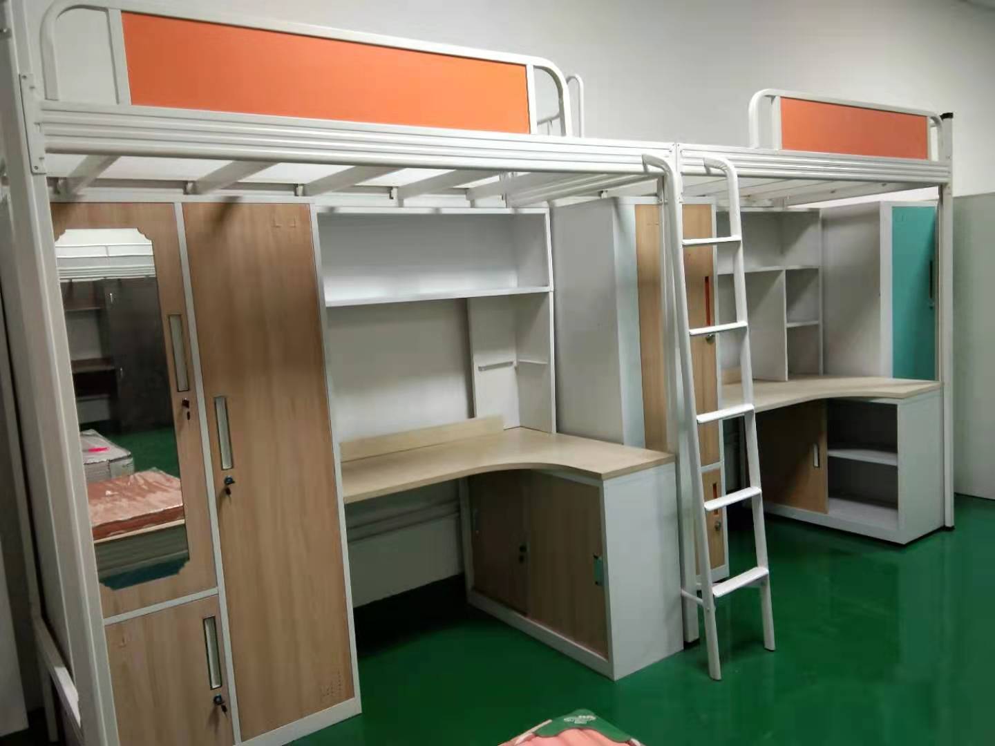 給孩子睡雙層鐵床時(shí)，需要考慮哪些事？