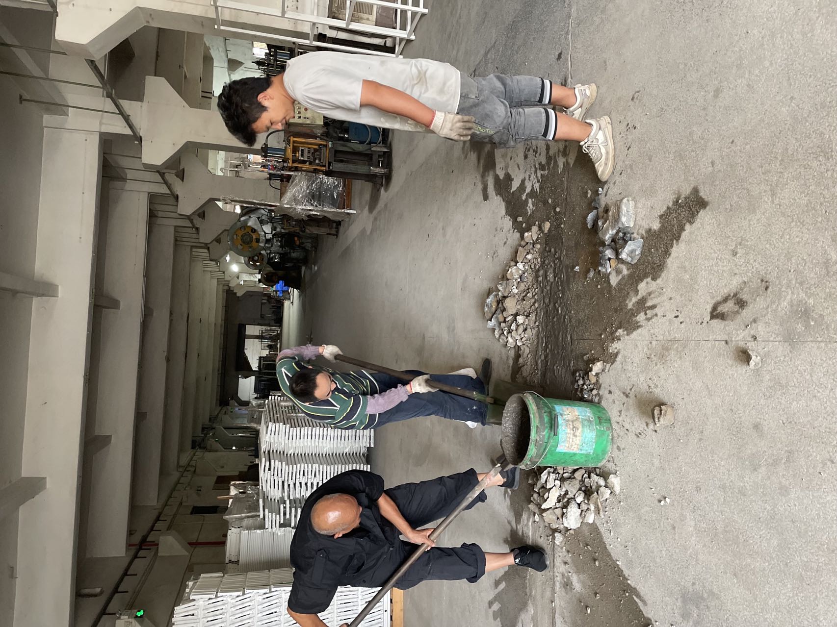 上下鋪鐵床廠家淡季整頓修理中！